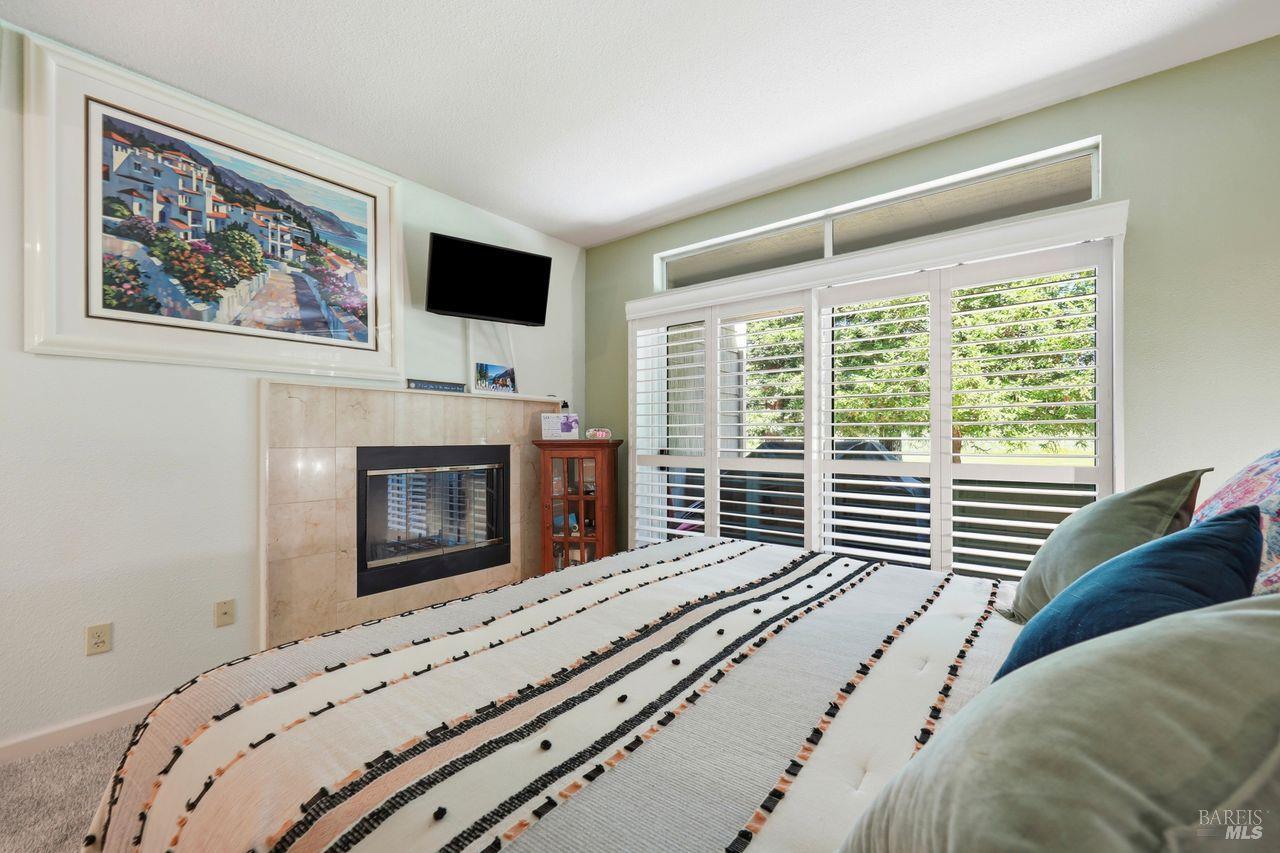 2092 Stonefield Lane Santa Rosa CA 95403
