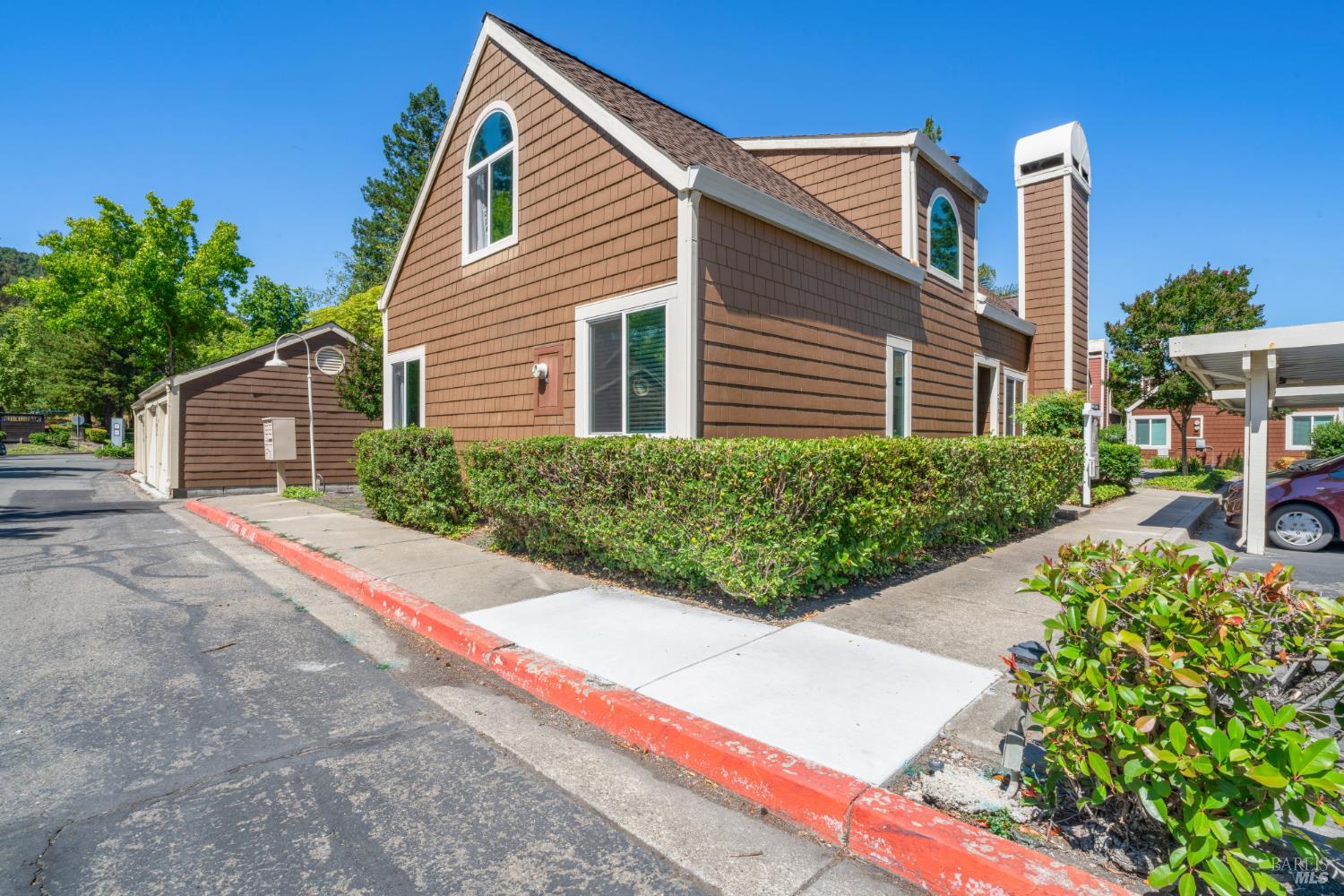 2706 Lakeview Drive Santa Rosa CA 95405