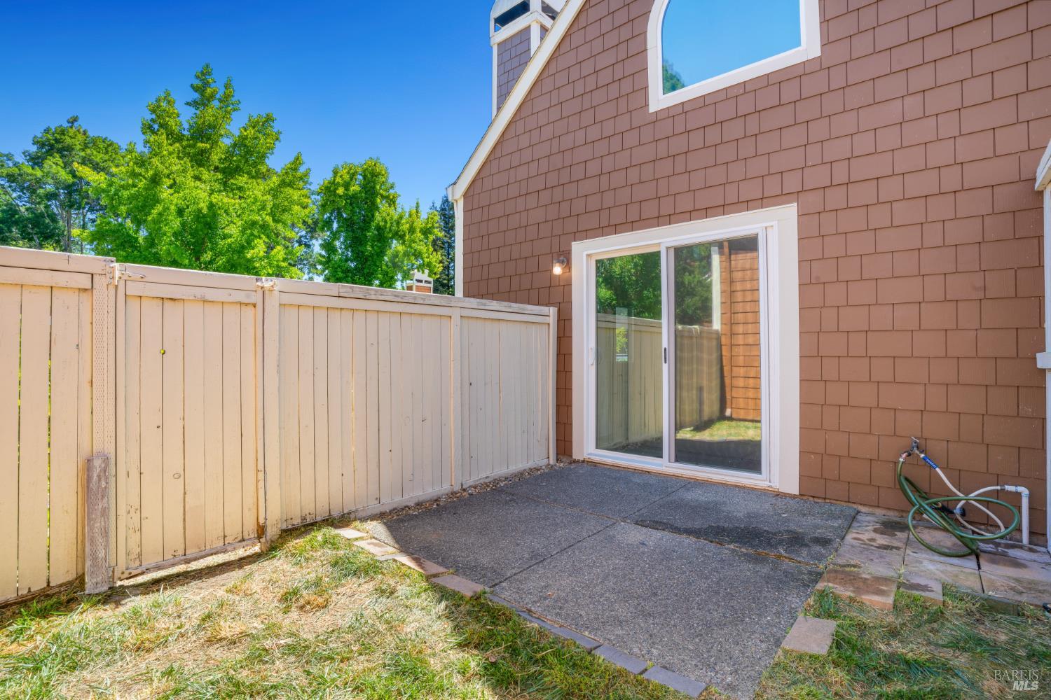 2706 Lakeview Drive Santa Rosa CA 95405