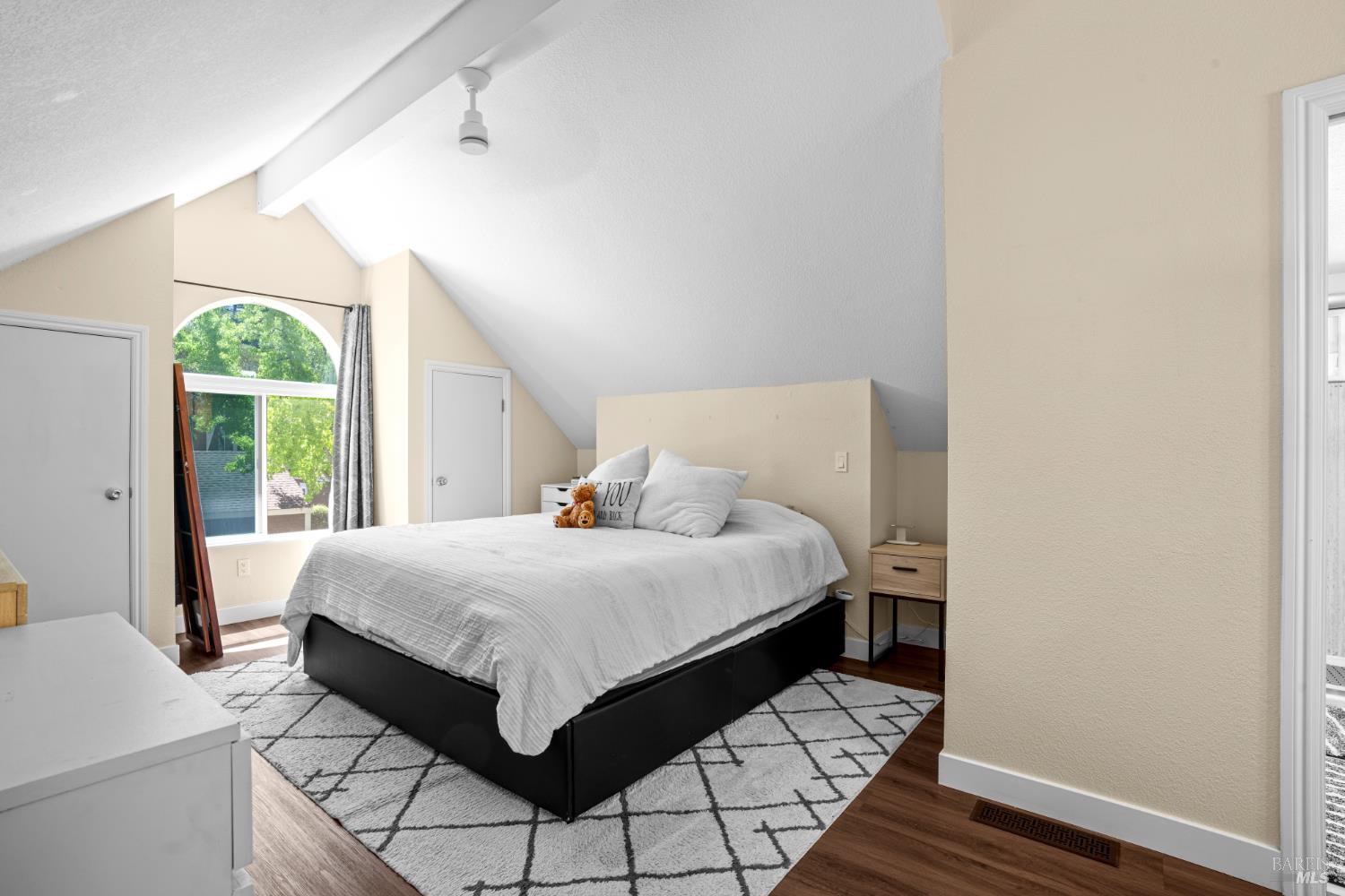 2706 Lakeview Drive Santa Rosa CA 95405