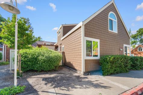 2706 Lakeview Drive Santa Rosa CA 95405