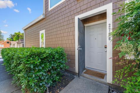 2706 Lakeview Drive Santa Rosa CA 95405