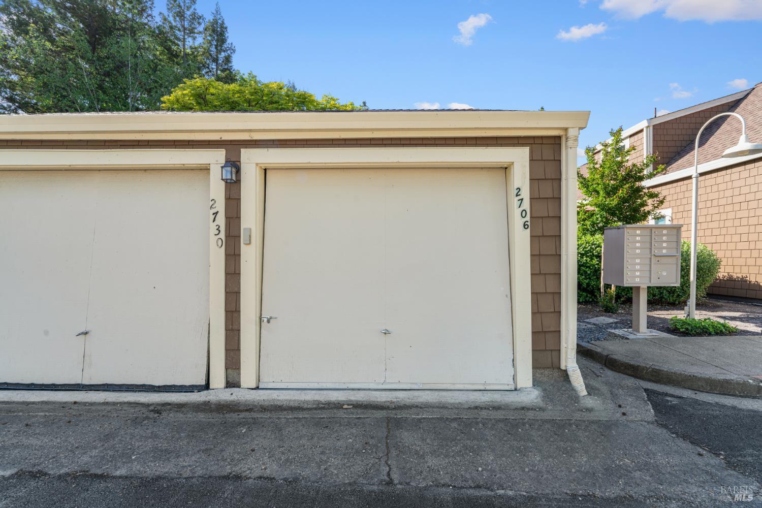2706 Lakeview Drive Santa Rosa CA 95405