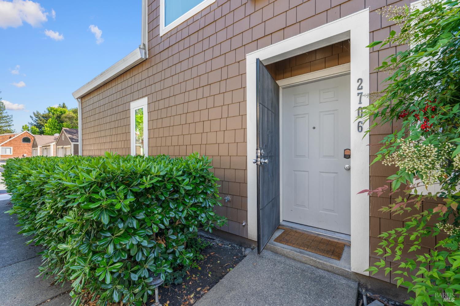 2706 Lakeview Drive Santa Rosa CA 95405