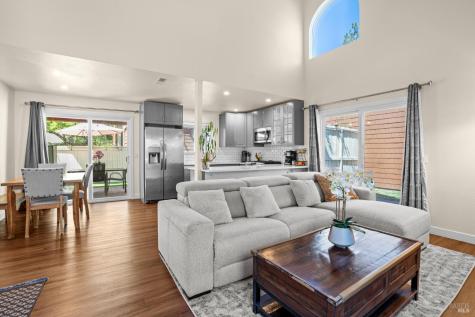 2706 Lakeview Drive Santa Rosa CA 95405