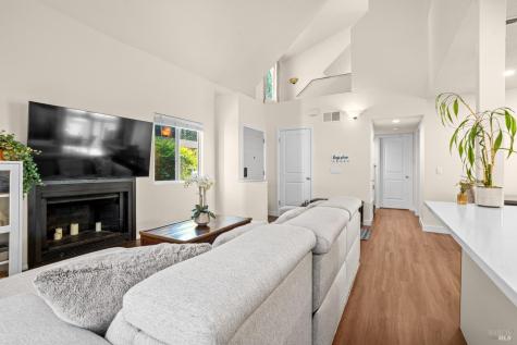 2706 Lakeview Drive Santa Rosa CA 95405