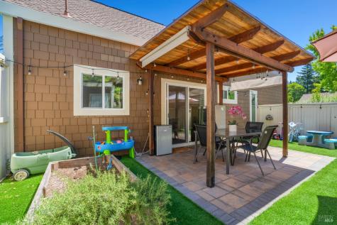 2706 Lakeview Drive Santa Rosa CA 95405