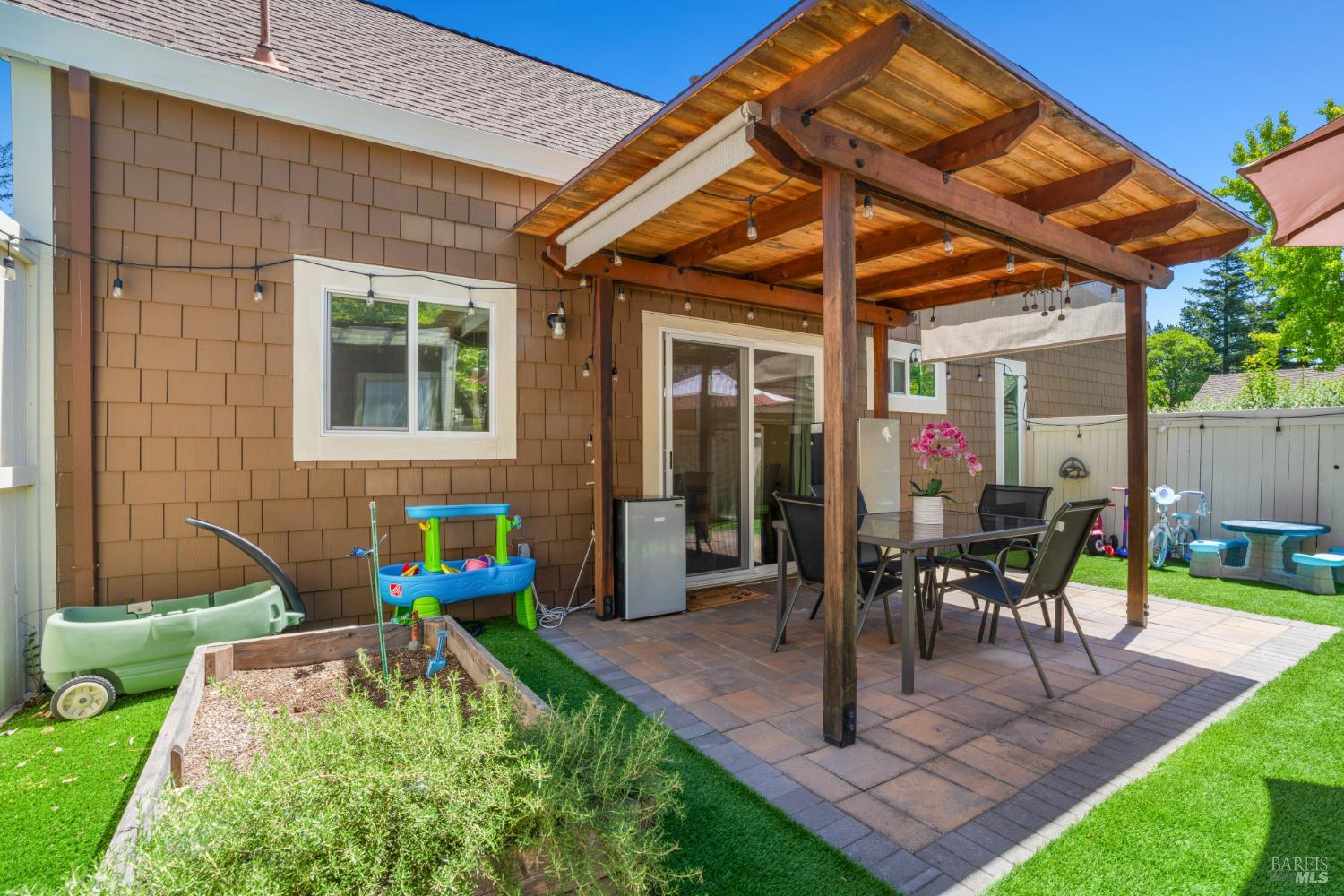 2706 Lakeview Drive Santa Rosa CA 95405