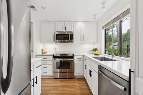 4 Hummingbird Way Novato CA 94949
