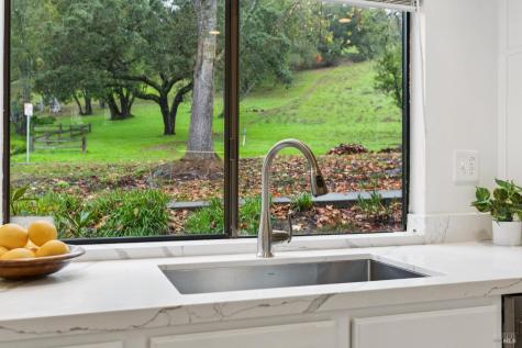 4 Hummingbird Way Novato CA 94949