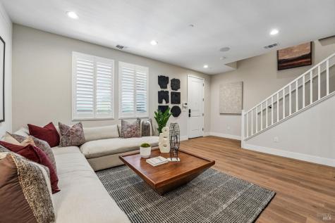 207 Pippin Court Sebastopol CA 95407