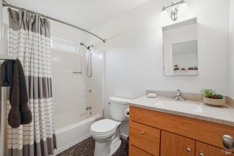 178 Courtyards E Windsor CA 95492