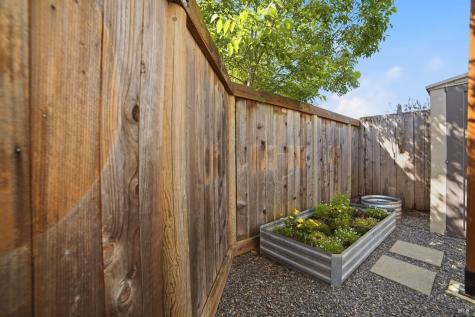 178 Courtyards E Windsor CA 95492