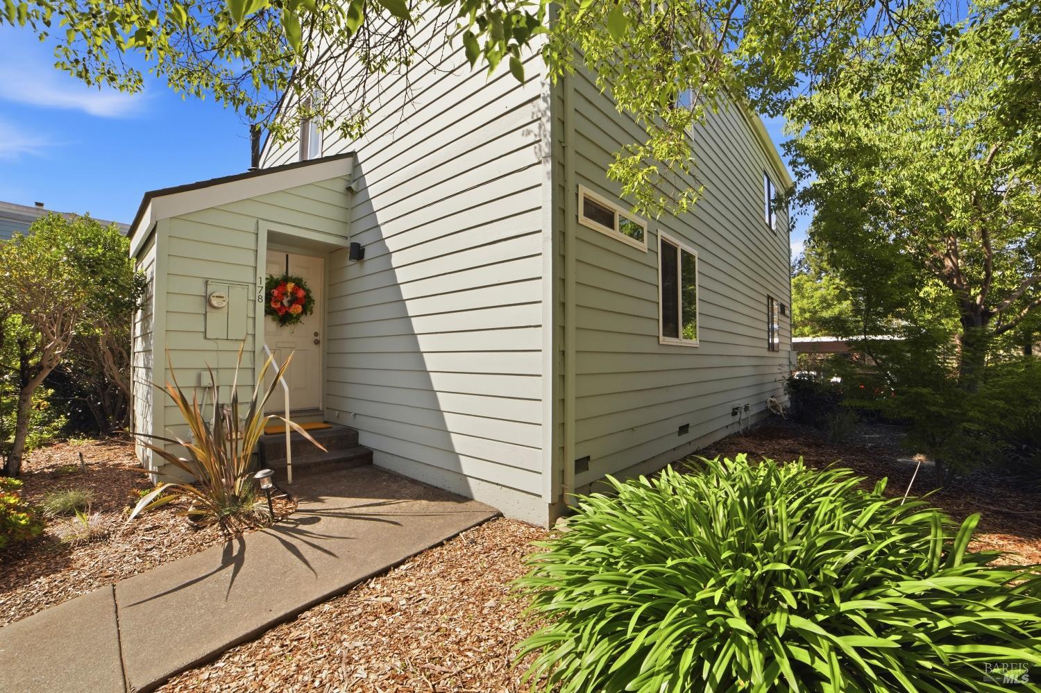 178 Courtyards E Windsor CA 95492