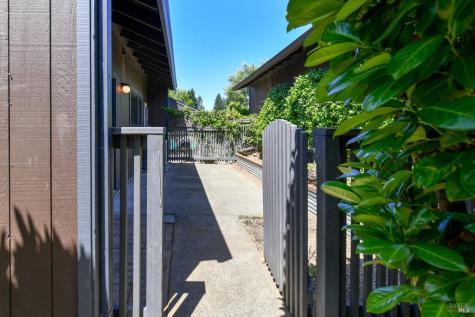 354 Los Alamos Road Santa Rosa CA 95409