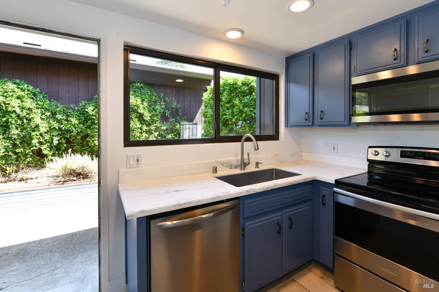 354 Los Alamos Road Santa Rosa CA 95409