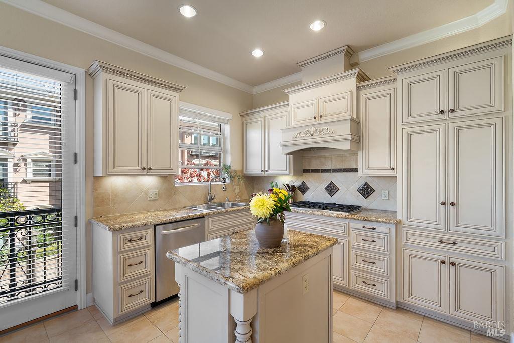 1118 Waltz Court Vallejo CA 94591