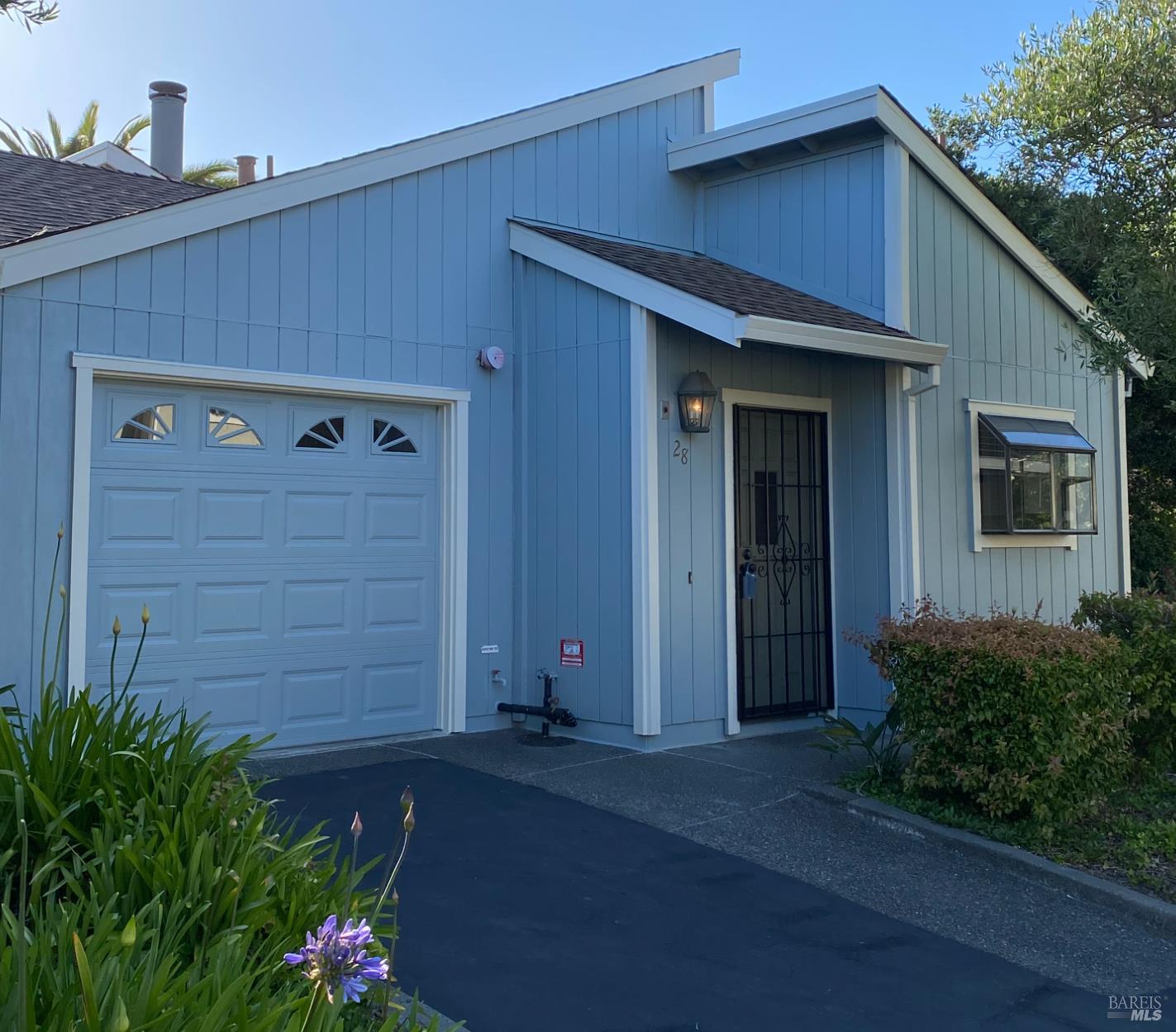 28 Acorn Circle Petaluma CA 94952