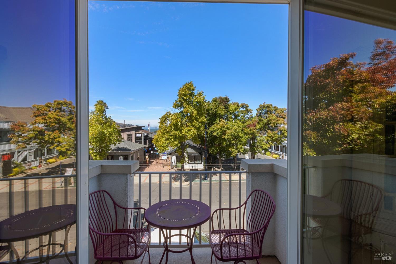 334 1st Street Benicia CA 94510
