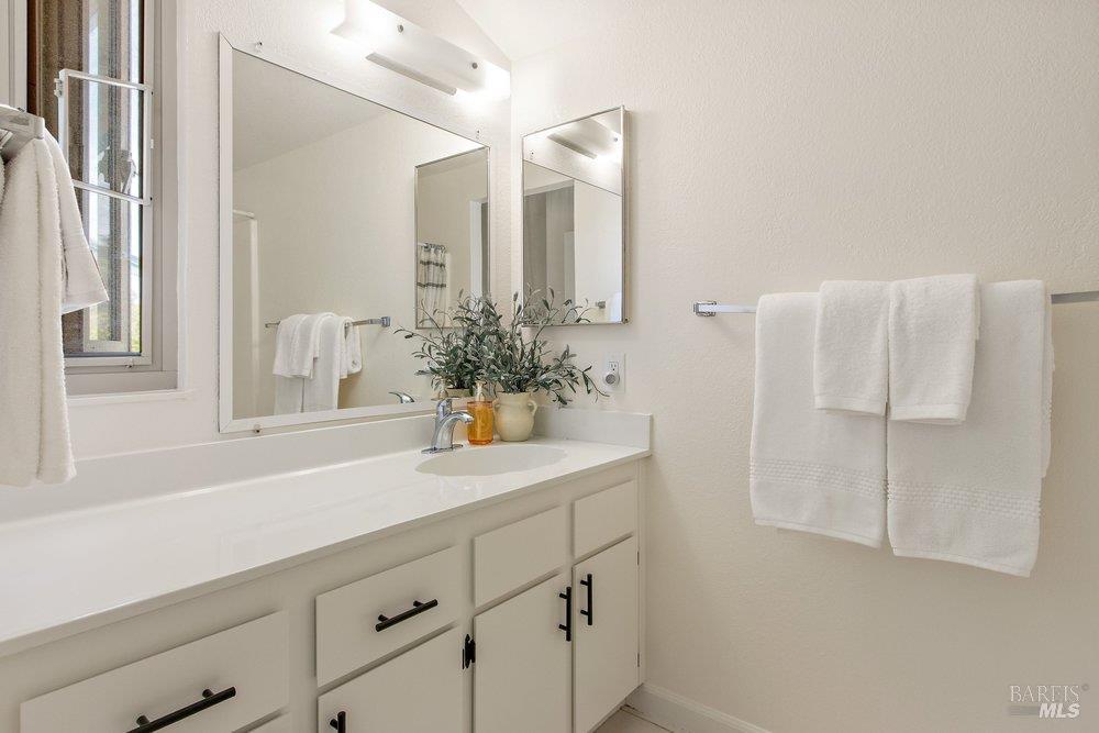 1492 London Circle Benicia CA 94510