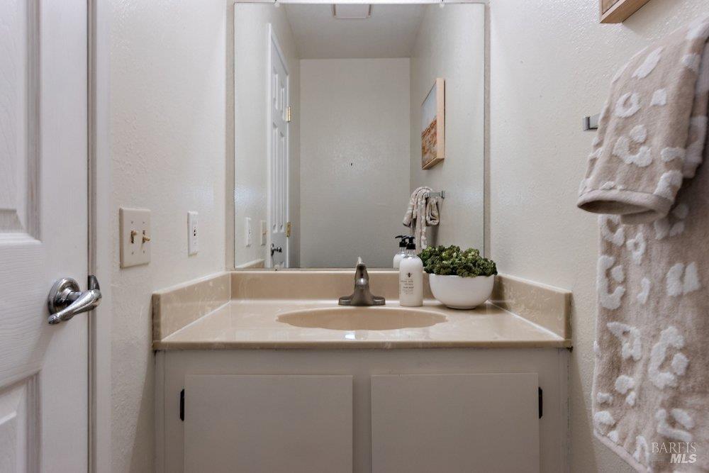 1492 London Circle Benicia CA 94510