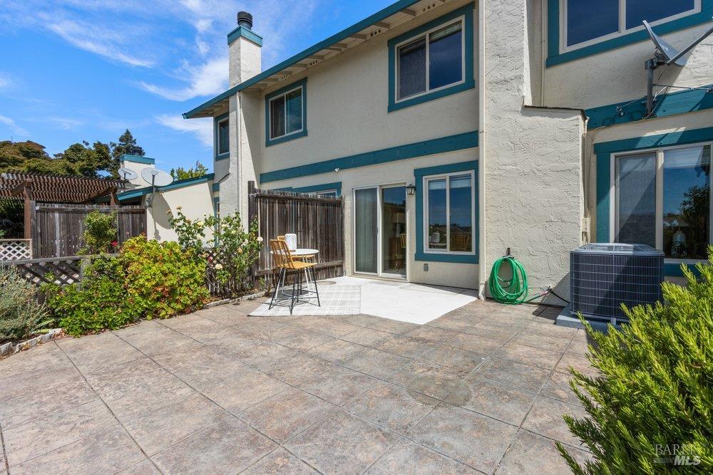1492 London Circle Benicia CA 94510