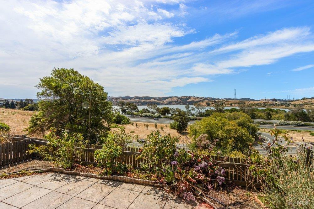 1492 London Circle Benicia CA 94510