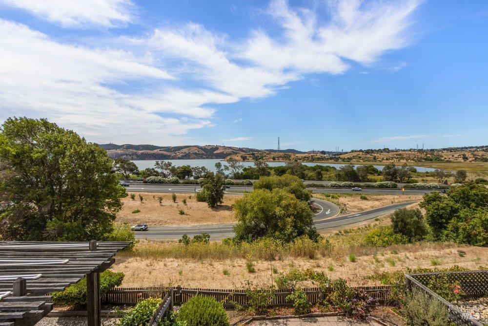 1492 London Circle Benicia CA 94510