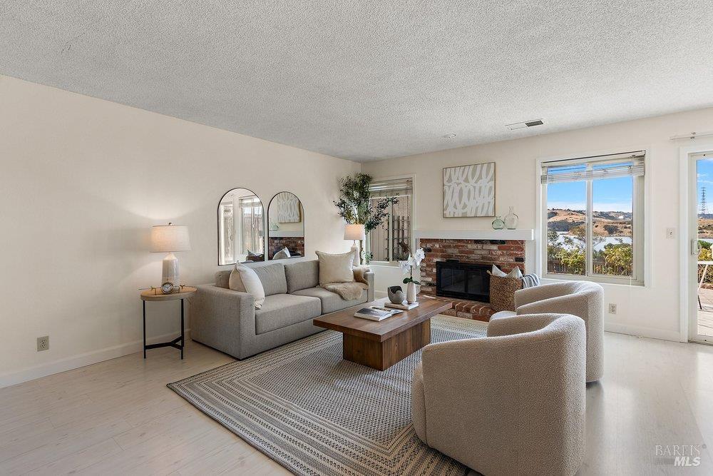 1492 London Circle Benicia CA 94510