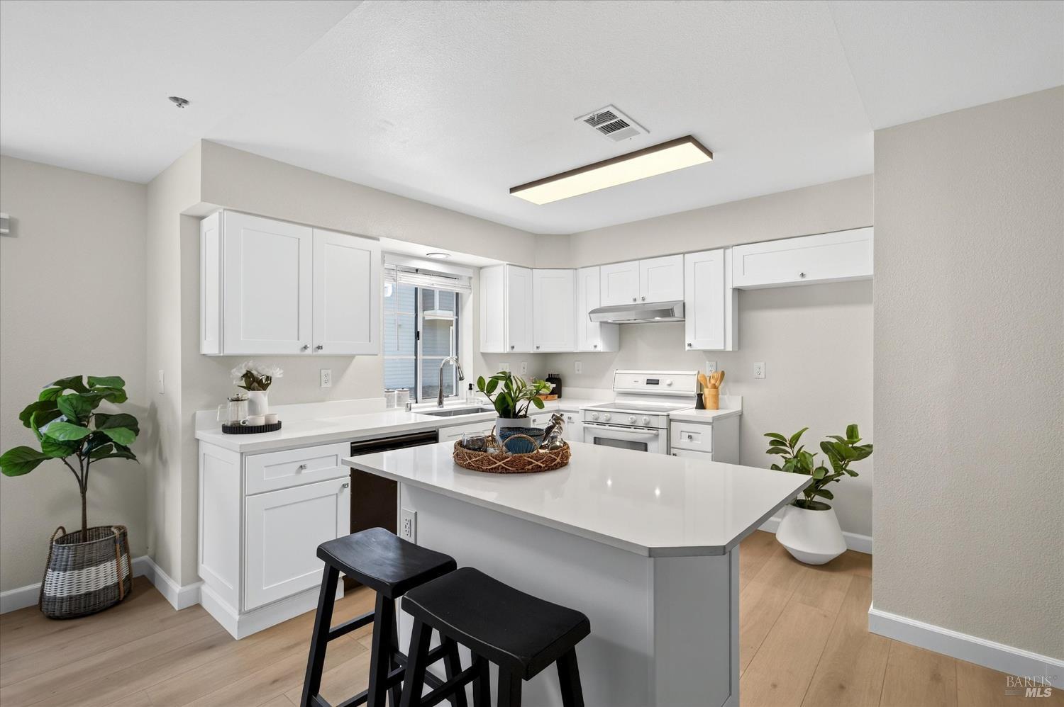 466 E E Street Benicia CA 94510