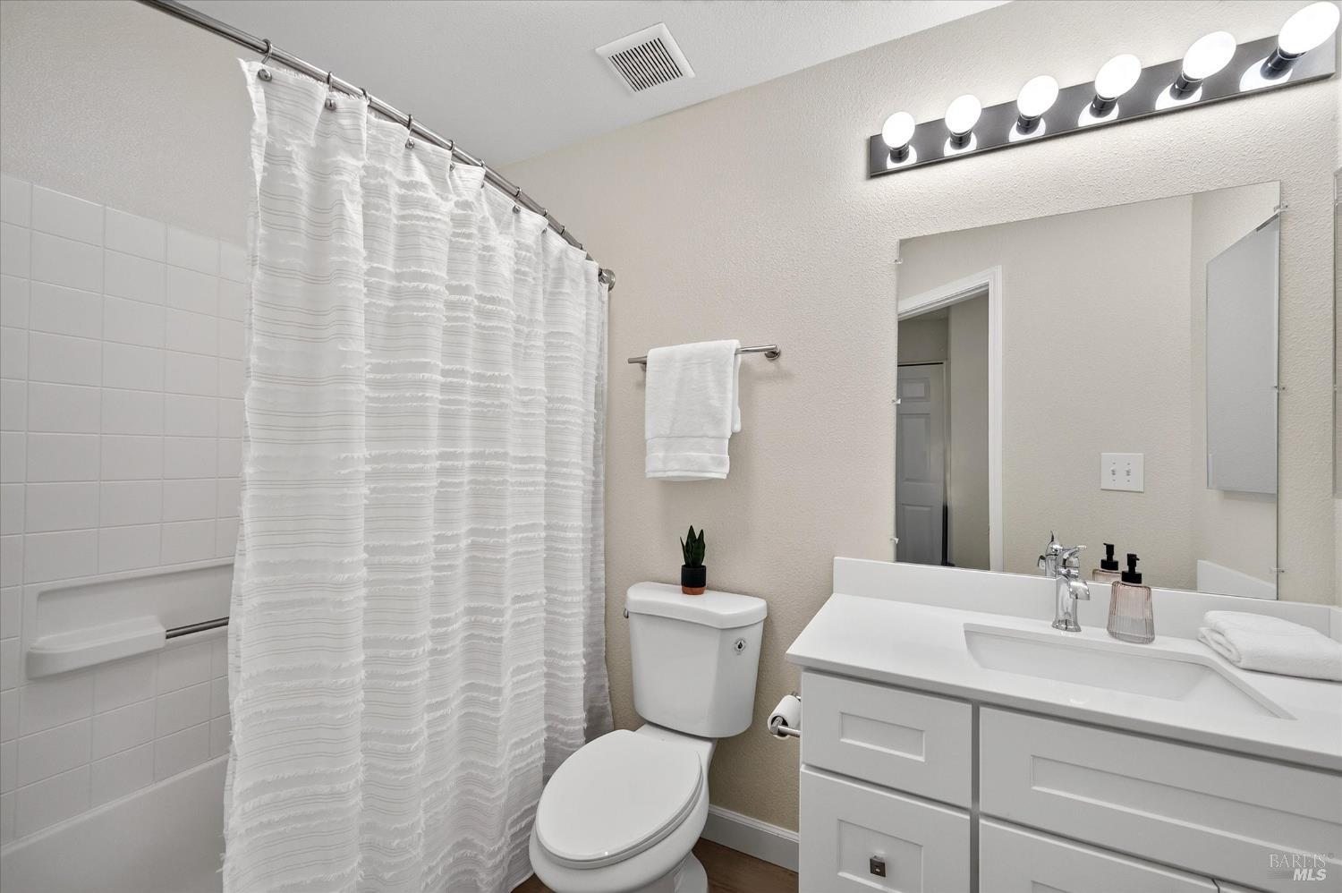 466 E E Street Benicia CA 94510