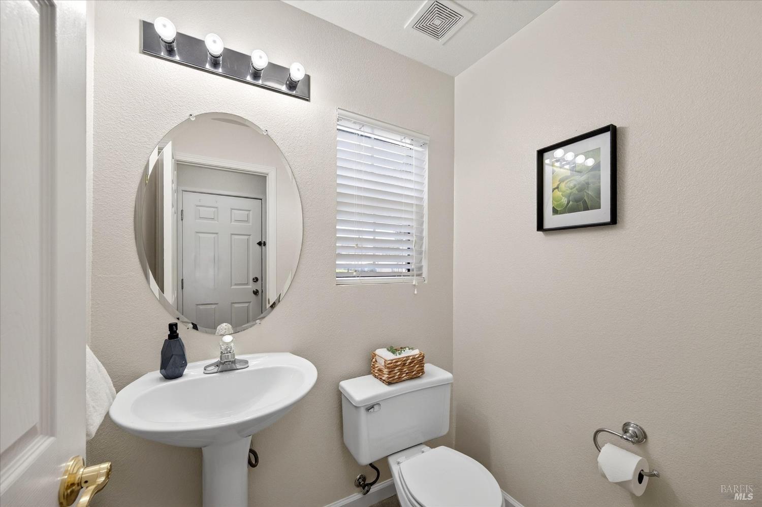 466 E E Street Benicia CA 94510