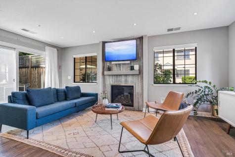 346 Piper Street Healdsburg CA 95448