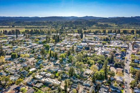 346 Piper Street Healdsburg CA 95448