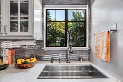 346 Piper Street Healdsburg CA 95448