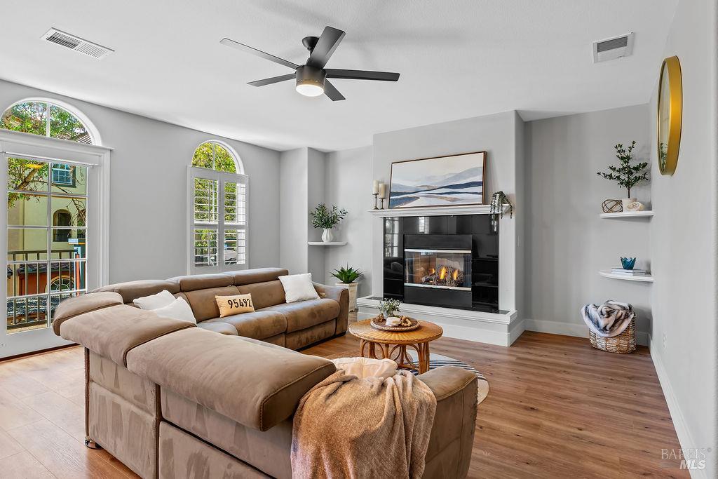 964 Mcclelland Drive Windsor CA 95492