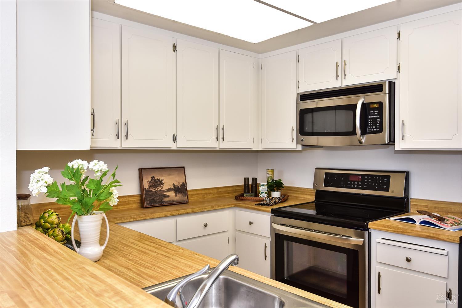 79 Scottsdale Way Novato CA 94947
