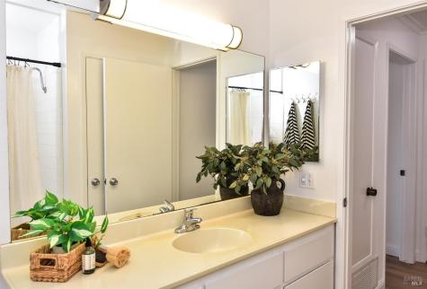 79 Scottsdale Way Novato CA 94947