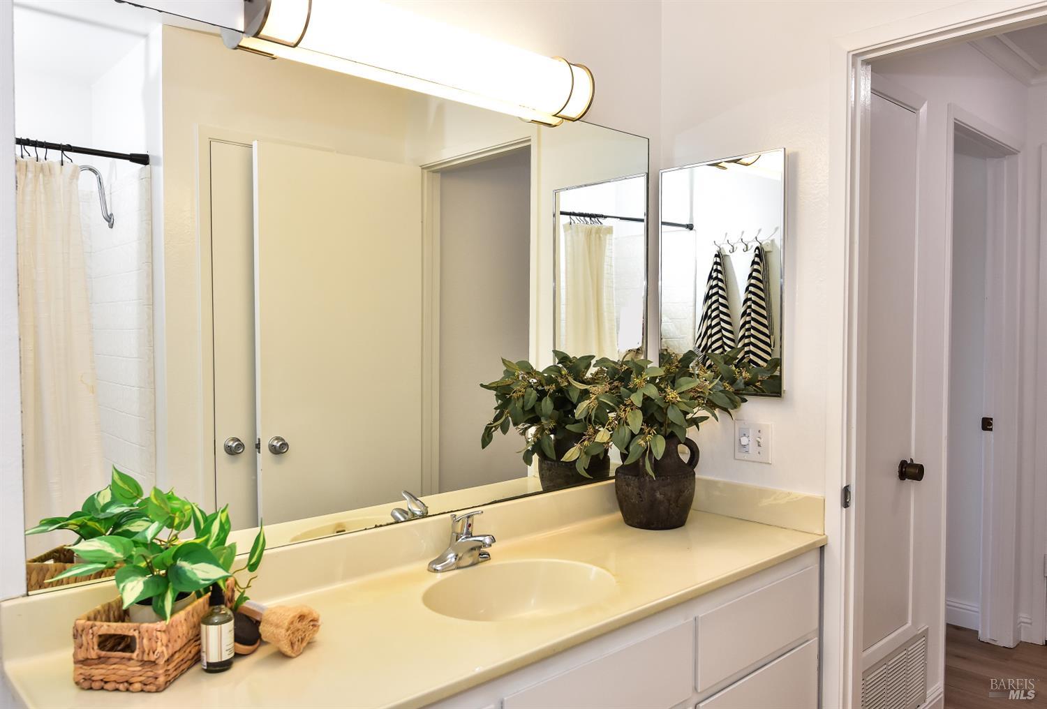 79 Scottsdale Way Novato CA 94947