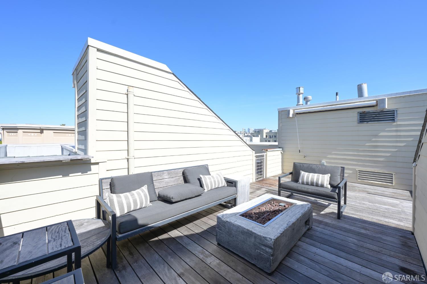 1601 Pacific Avenue San Francisco CA 94109