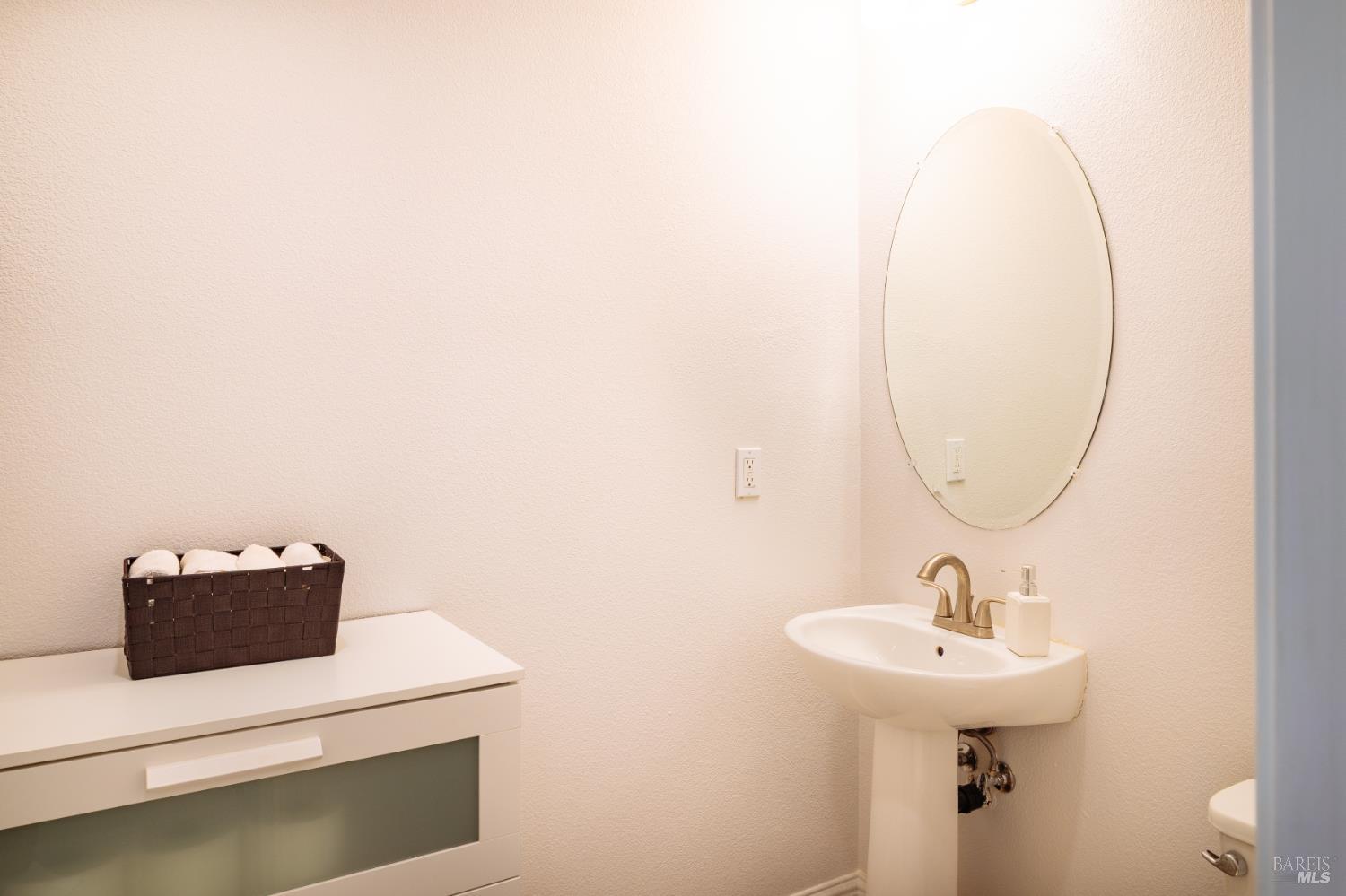 616 Jade Street Petaluma CA 94952