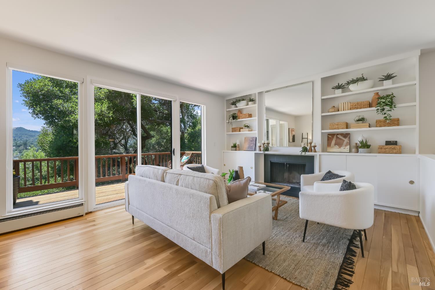 64 Corte Oriental Greenbrae CA 94904