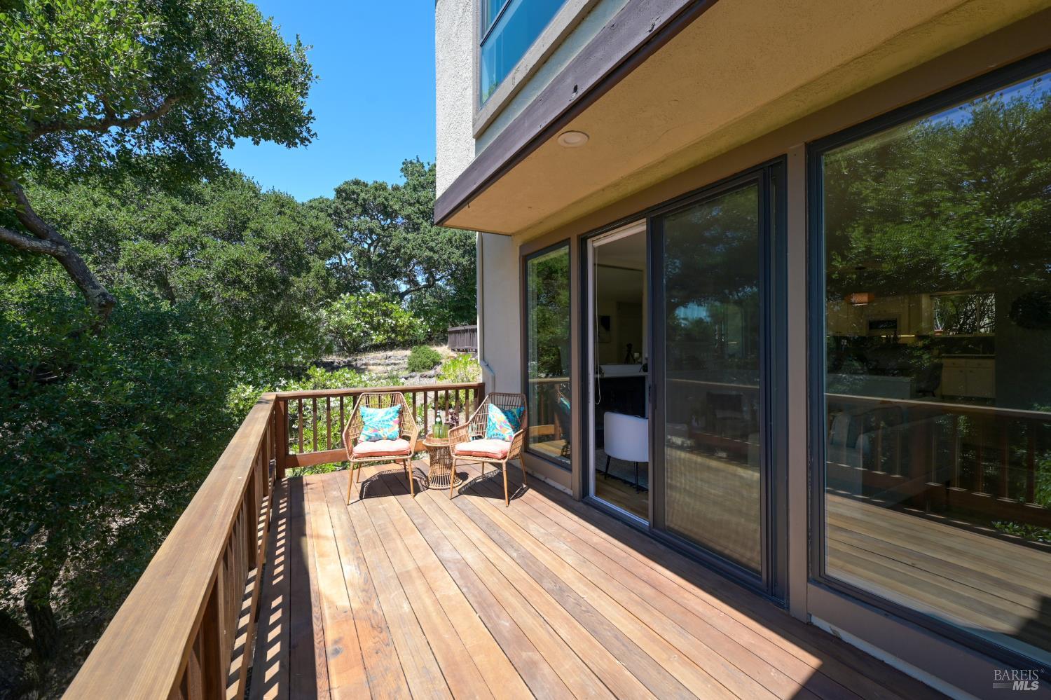 64 Corte Oriental Greenbrae CA 94904