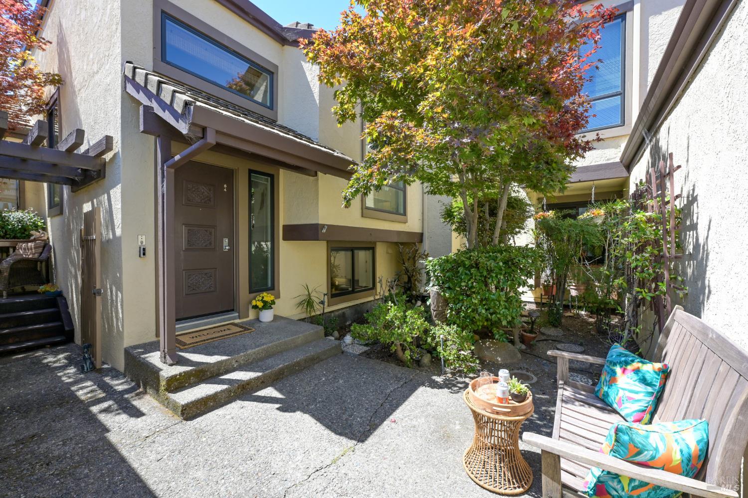 64 Corte Oriental Greenbrae CA 94904
