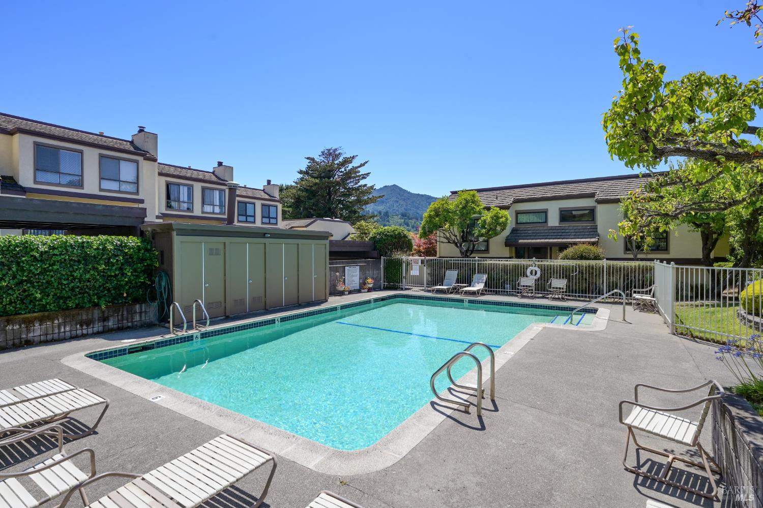64 Corte Oriental Greenbrae CA 94904