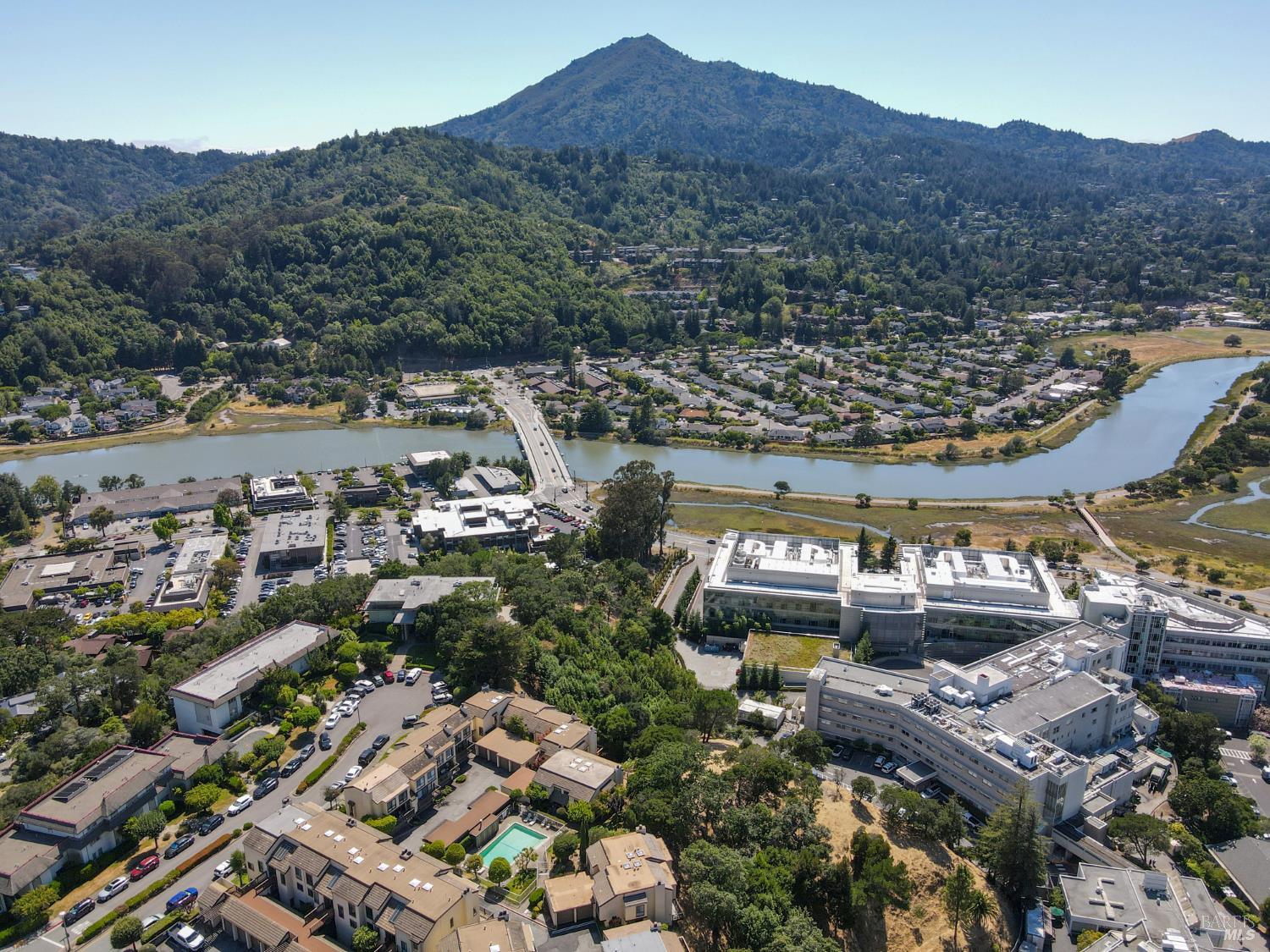 64 Corte Oriental Greenbrae CA 94904