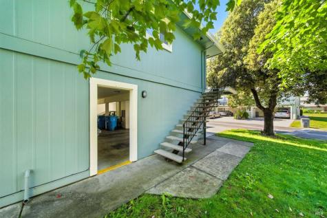 1890 Dorado Court Santa Rosa CA 95403