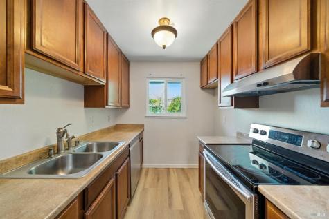 1890 Dorado Court Santa Rosa CA 95403
