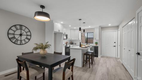 1560 Grenache Way Santa Rosa CA 95403