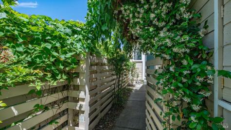 1560 Grenache Way Santa Rosa CA 95403